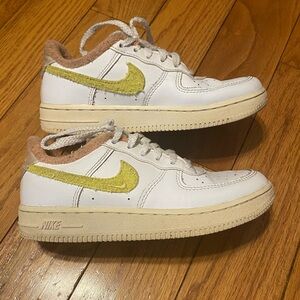 Nike Force 1 LV8 PS 'White‎ Yellow Strike' DV2199-100 Girls Size 13.5C